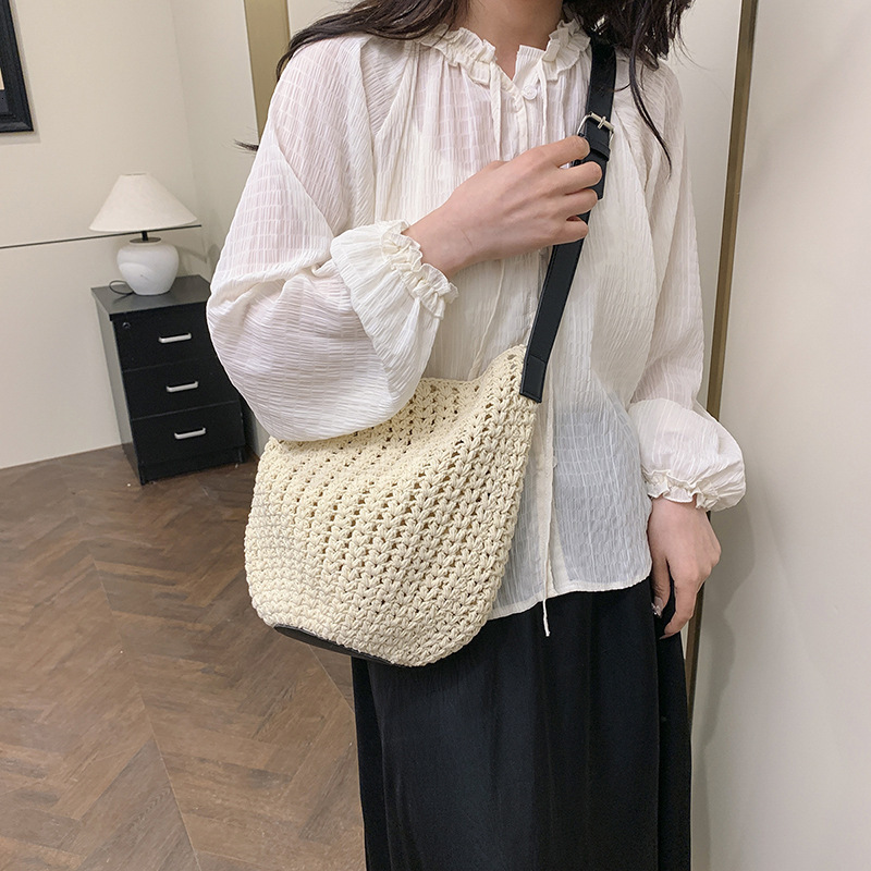 designer Fashion Trendy Forest Style Simple Lazy Wind Woven Tote Bag for Women Casual Commuting Personality Large Capacity Shoulder Bag