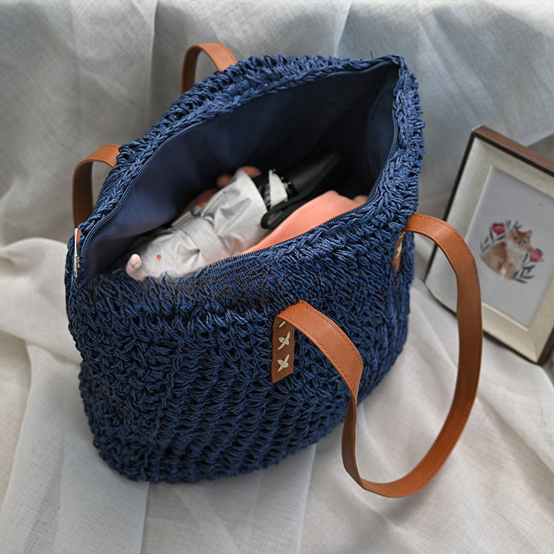 Single shoulder armpit bag, urban light luxury minimalist style, French light luxury pure handmade woven bag designer, large capacity women's sho