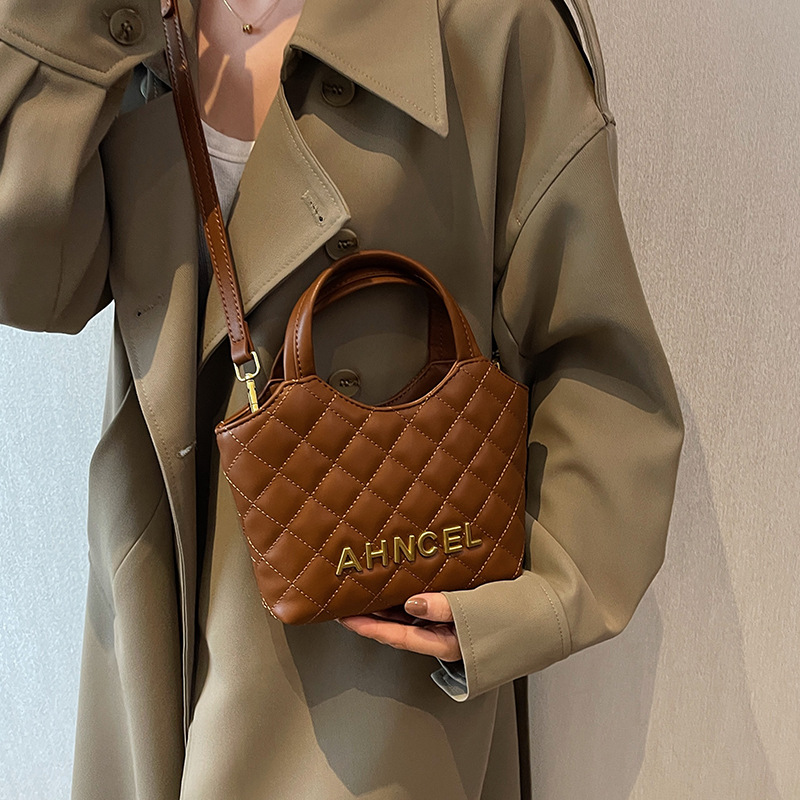 Small fragrance wind bag ladies new bucket crossbody bag Rhomb shoulder bag handbag 2025s hot