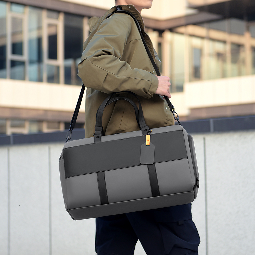 2025 New Large Capacity Men's Gym Water-Resistant Travel Business Handbag Dry-Wet Separation Bag