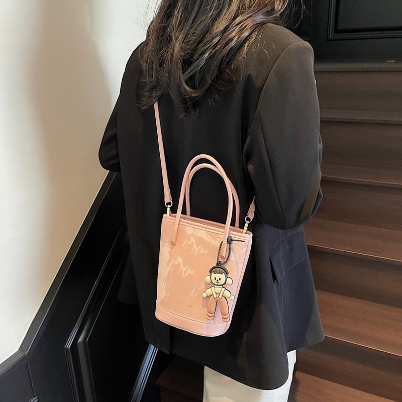 designer Trendy Fashion Handbag for Women 2025 New High-End Shoulder Bucket Bag Casual Crossbody Bag