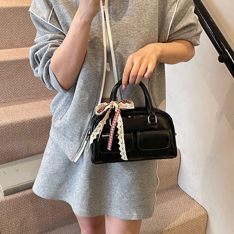 designer High-end Korean Style Commuter Handbag for Women 2025 New Large Capacity Double Pocket Shoulder Underarm Boston Bag