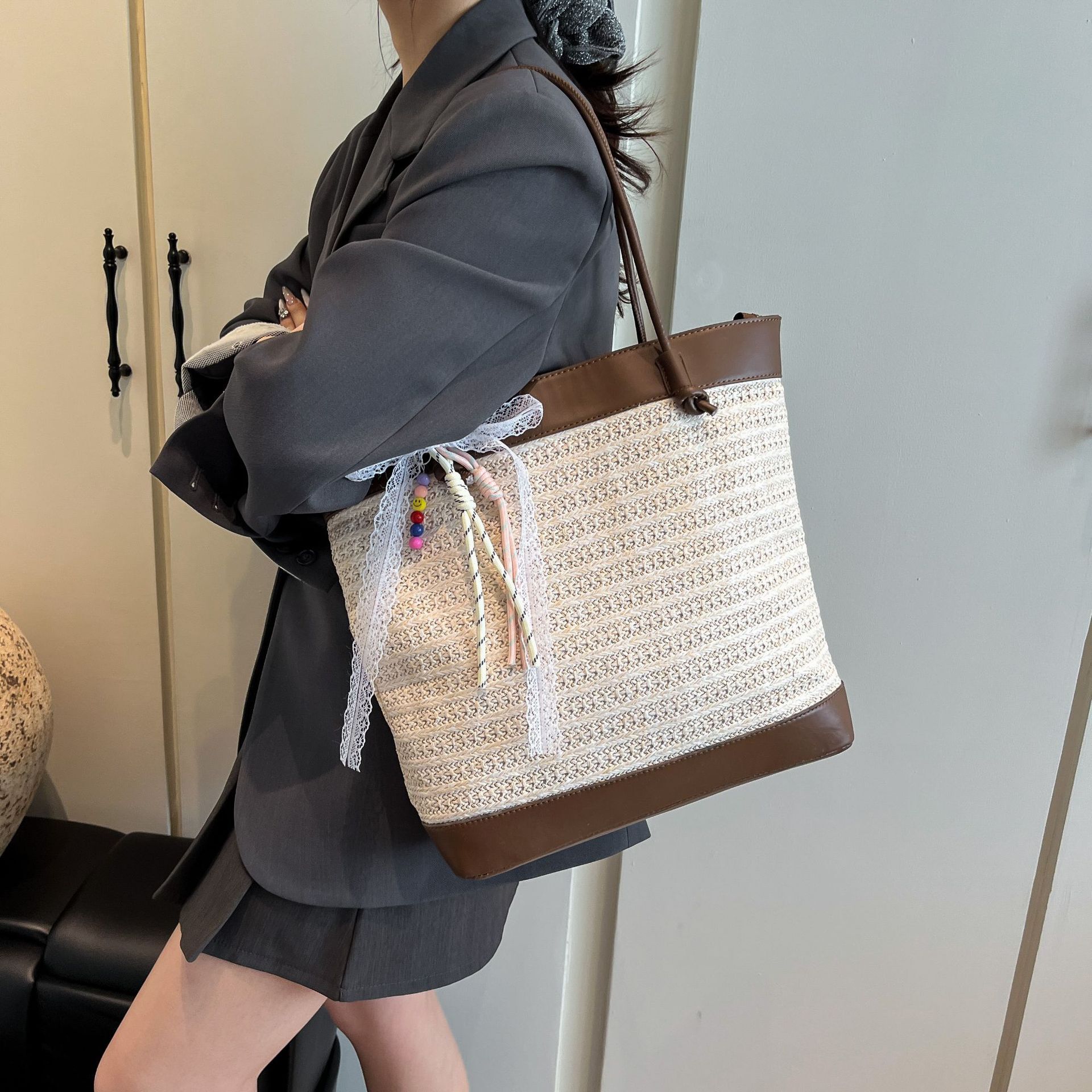 designer Straw Woven Bag for Women 2025 New Summer Large Capacity Beach Vacation Travel Commuter Handbag Shoulder Tote Bag