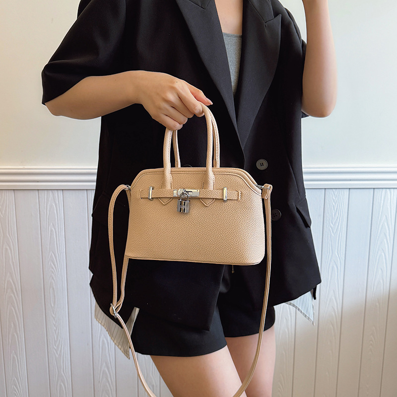 designer Elegant Socialite Fresh Style Women's Shell Bag 2025 New Fashion Versatile Handbag Shoulder Crossbody Bag Light Luxury Niche