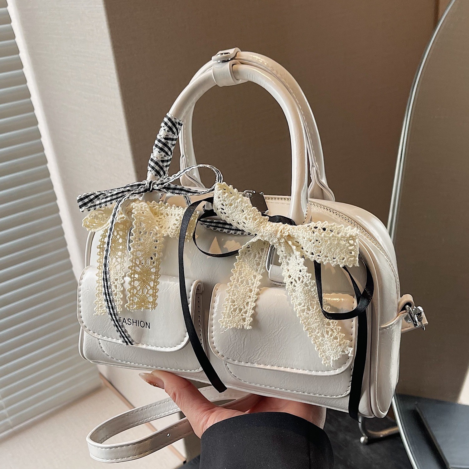 designer Commuting Underarm Women's Bag 2025 Spring New Trendy Fashion Shoulder Bag Large Capacity High-end Boston Pillow Bag