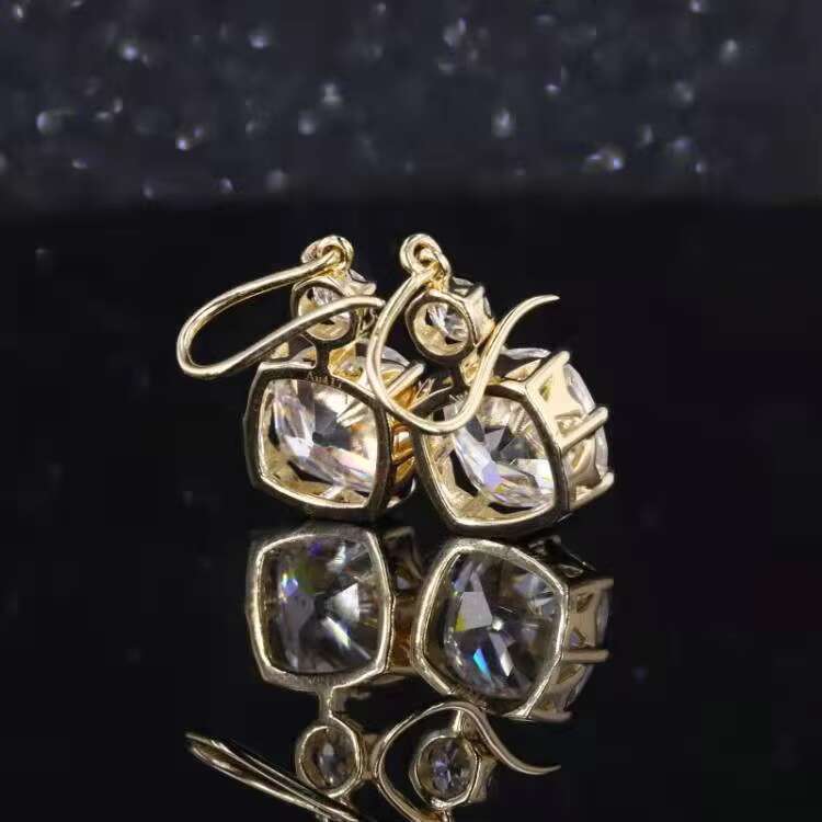 Hot Sale Cushion OMC 7.5mm Moissanite Jewelry 3mm OEC Synthetic Moissanite 10k 14k Gold Earrings