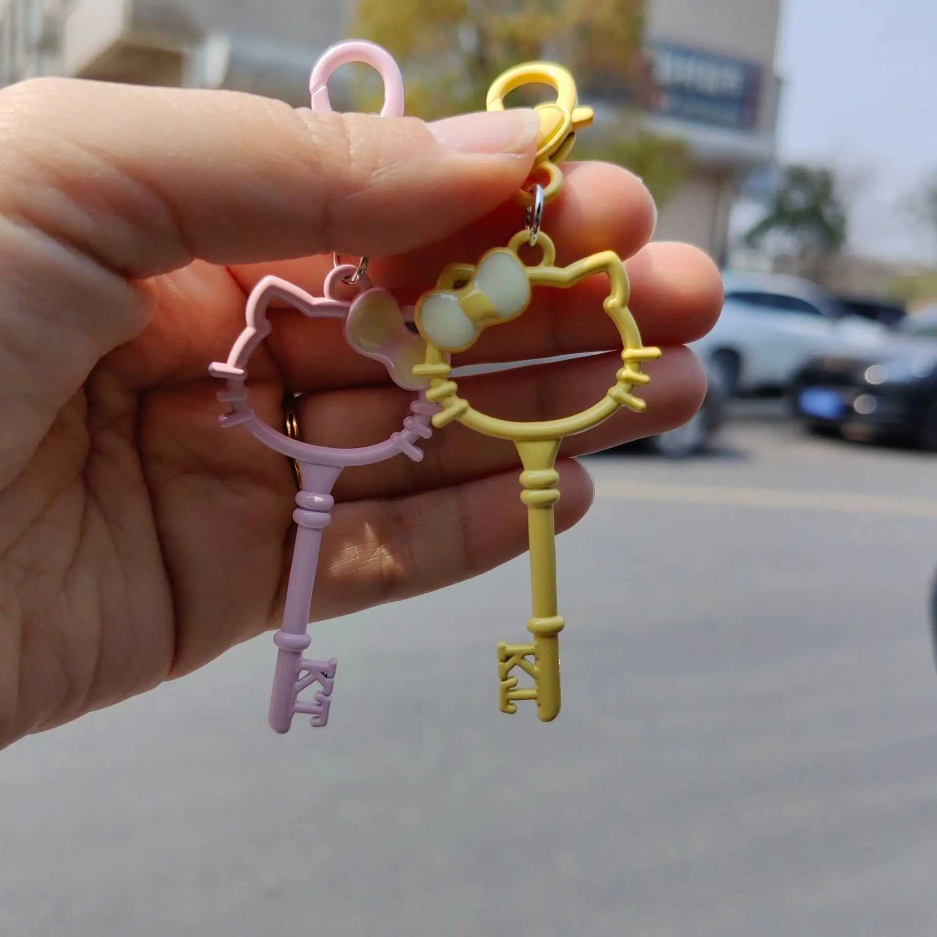 Cute Keychain Creative Car Keychains Bag Pendant Jewelry Trinket Girls Car Key Ring Pendant Friends Gift Key Chains for Women M250604