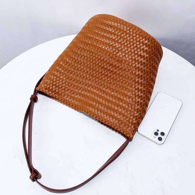 England Style Vintage Small Bucket Bags For Women Designer Handbag And Purses 2025 New In PU Hand Woven Underarm Shoulder