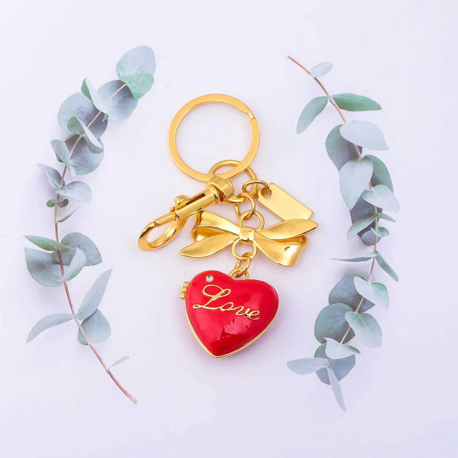 Fashionable Red Heart-shaped Bow Patterned Love Photo Box Keychain Bag Mobile Phone Pendant Keyring Women Backpack Jewelry Gift W250604