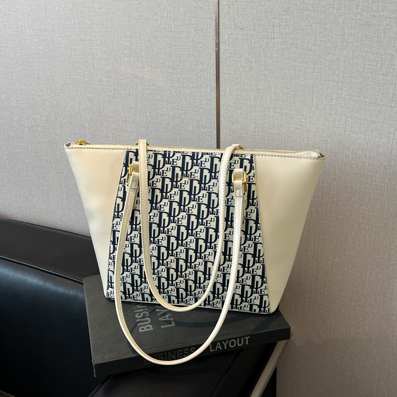 Hot new free shipping designer bags for womens black white brown Large capacity fashionable versatile shoulder bag