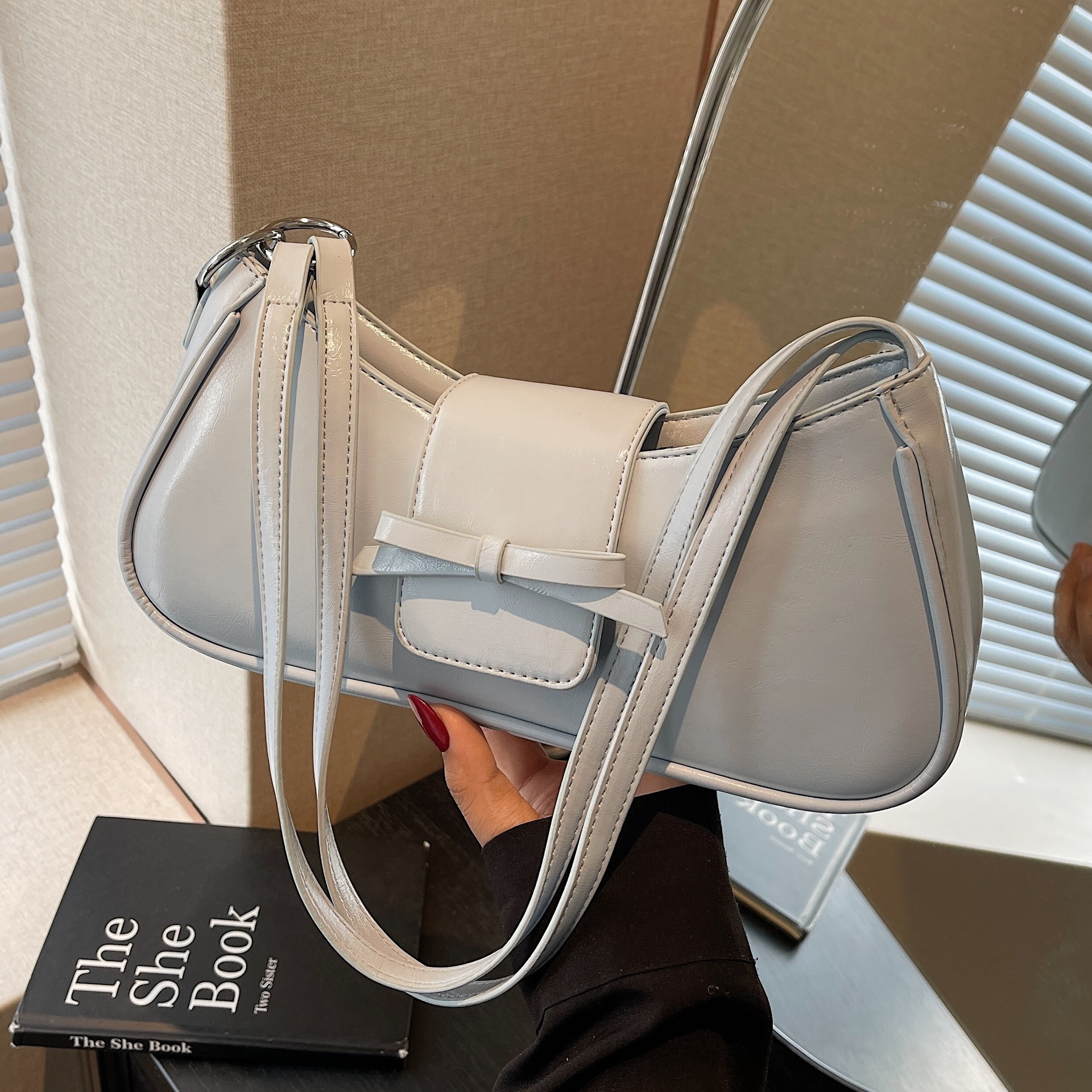 designer Korean Style Fashion Niche Bowknot Baguette Bag for Women 2025 New Handbag Trendy Versatile Shoulder Crossbody Bag