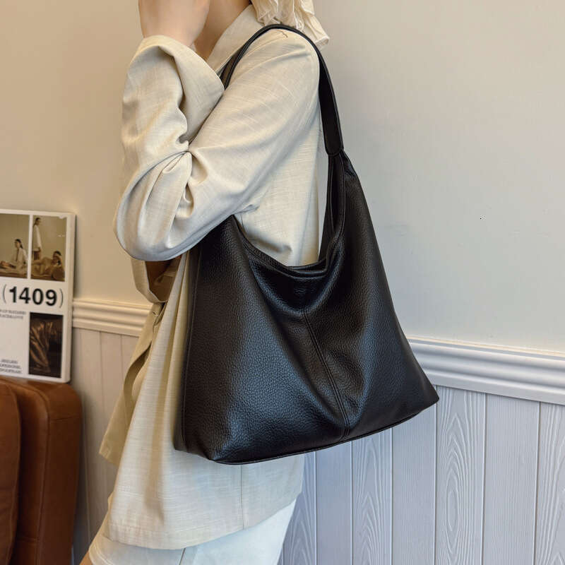 Large Capacity Commuter Tote for Women, New Fashionable Shoulder Bag, Casual Handbag, Mother and Child Bucket Bag