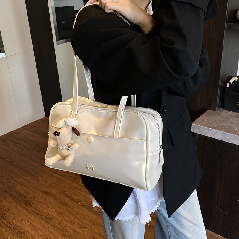 designer Large Capacity Bowling Bag for Women 2025 New Summer Fresh Style Shoulder Bag for Work and Commute Tote Bag