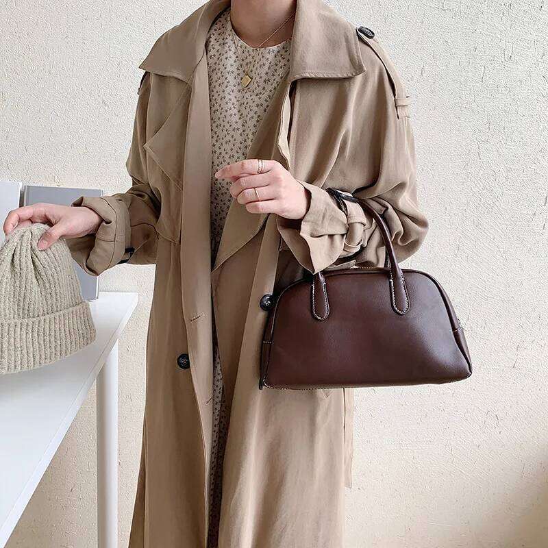2024 New Korean Style Handbag Work Commuter Women's Niche Large-Capacity PU Shaped Large Zipper Hand-Held Boston Bag