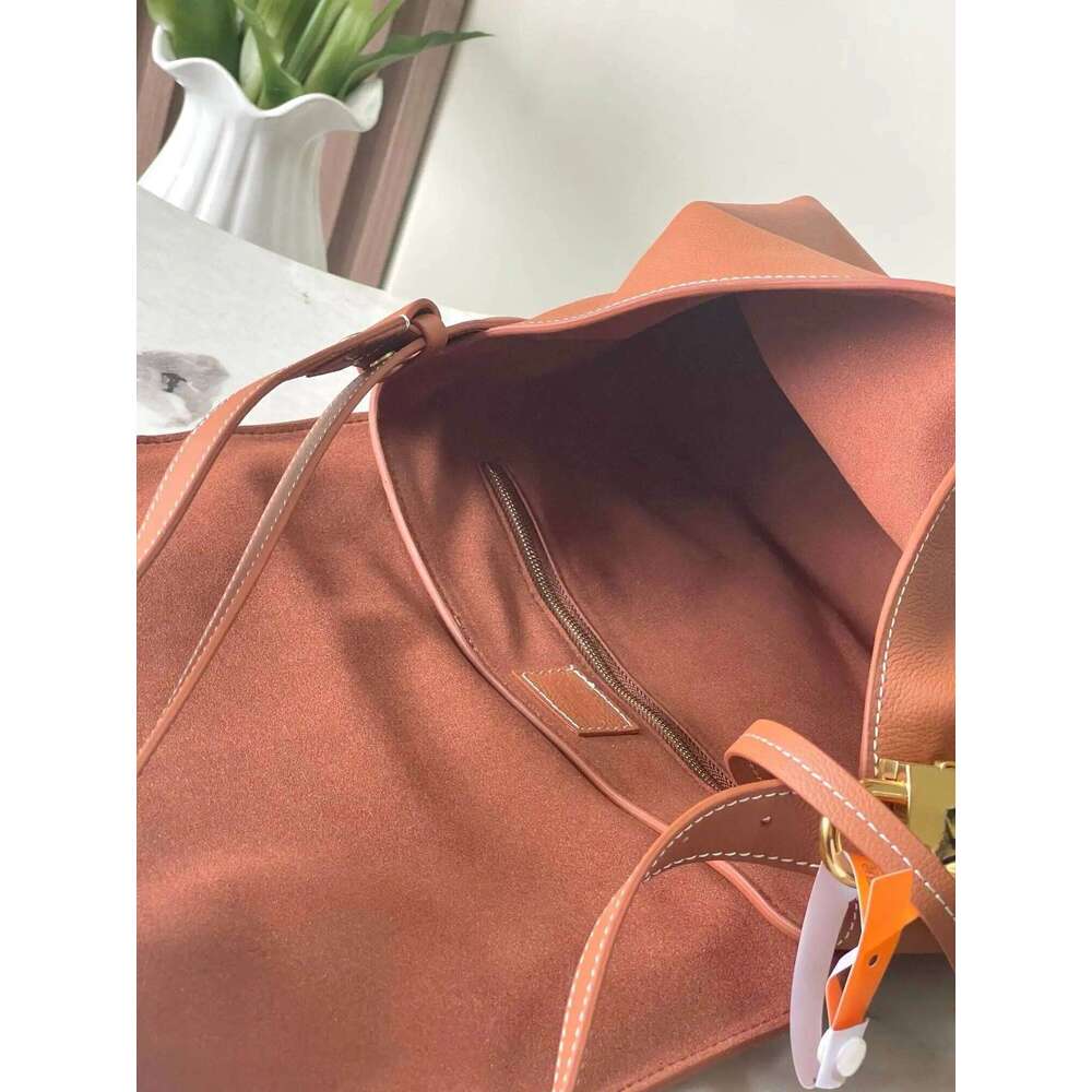 2025 New Vintage Lock Messenger Genuine Leather Flap Crossbody Bag With Detachable Zipper Pouch