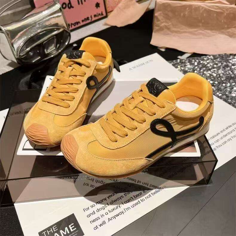 Free delivery, designer casual women's flat shoes, white sports outdoor training women's shoes, fashionable and comfortable sports shoes, gi