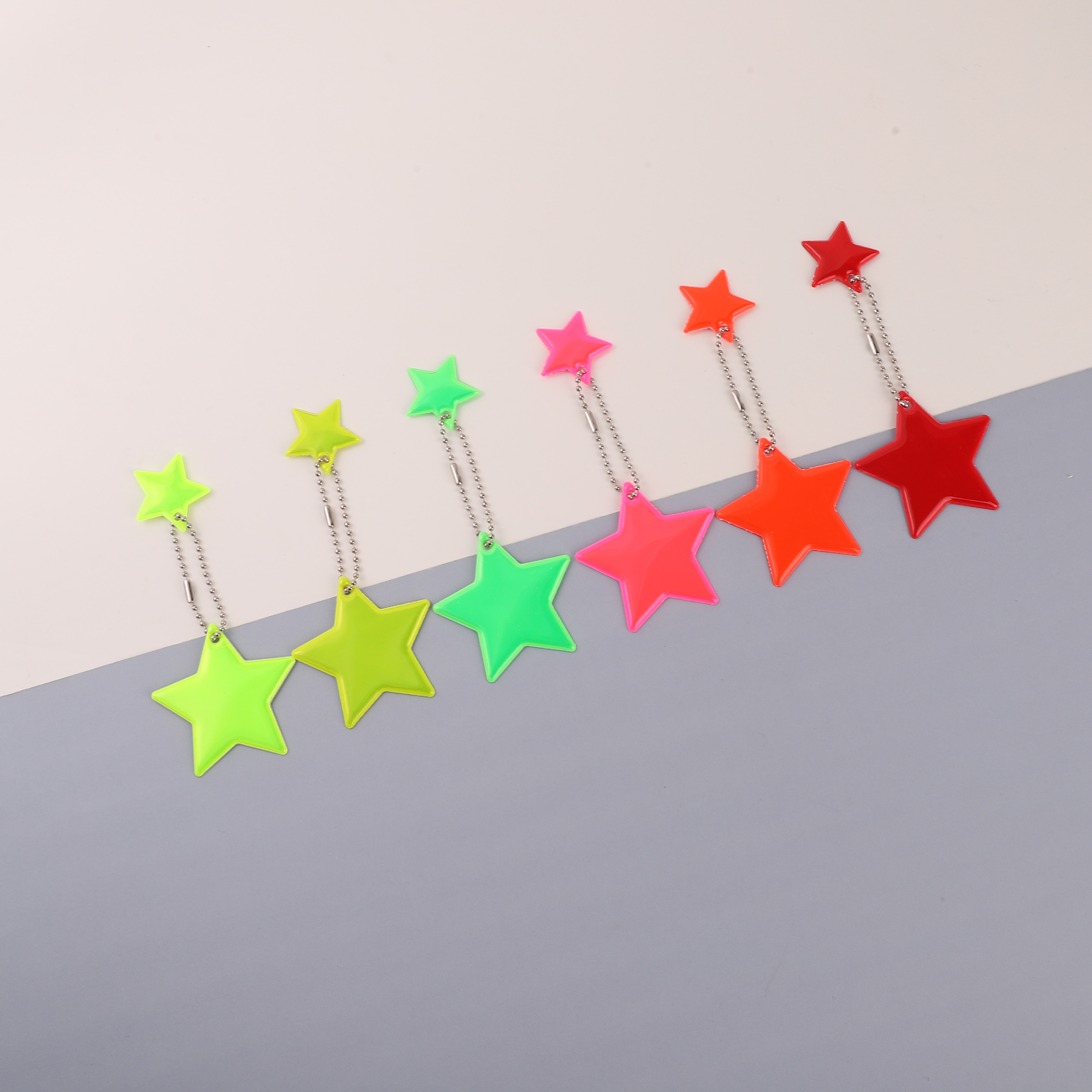 Factory Wholesale Double Star Shaped Fashion Glow-in-the-Dark Backpack Charm with Reflective Keychain - Multiple Colors Available for Customization