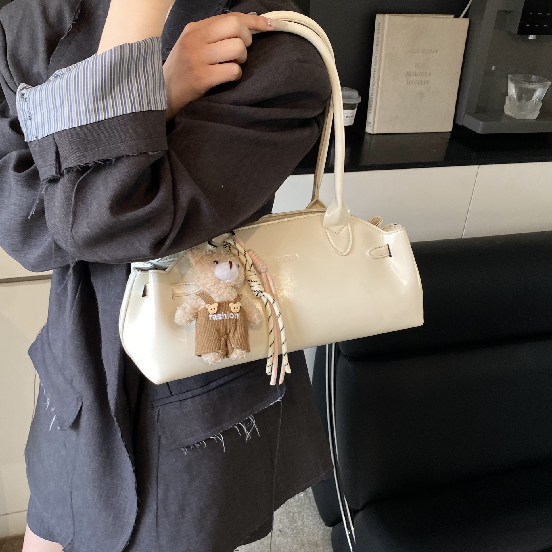 designer Korean Style Commuter Large Capacity Underarm Bag for Women 2025 New Fashion Versatile Shoulder Bag High-end Handbag