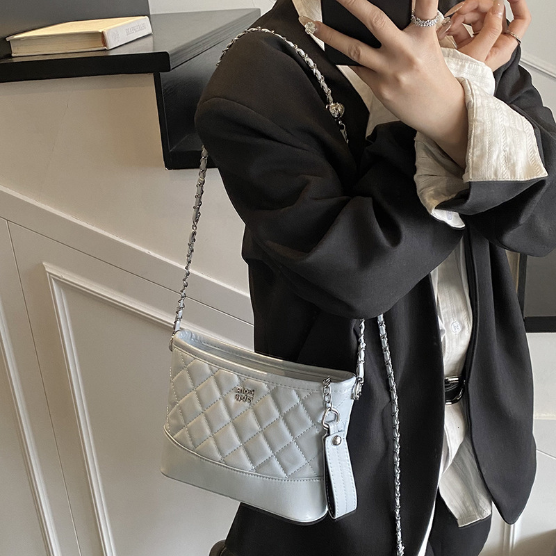 designer Trendy Quilted Chain Small Bag for Women 2025 New Fashion Versatile Underarm Bag Stylish Shoulder Crossbody Bag