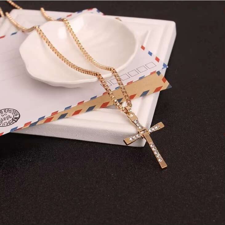 Wholesale Fashion Jewelry Alloy Silver Color Cross Pendant Necklace for Men