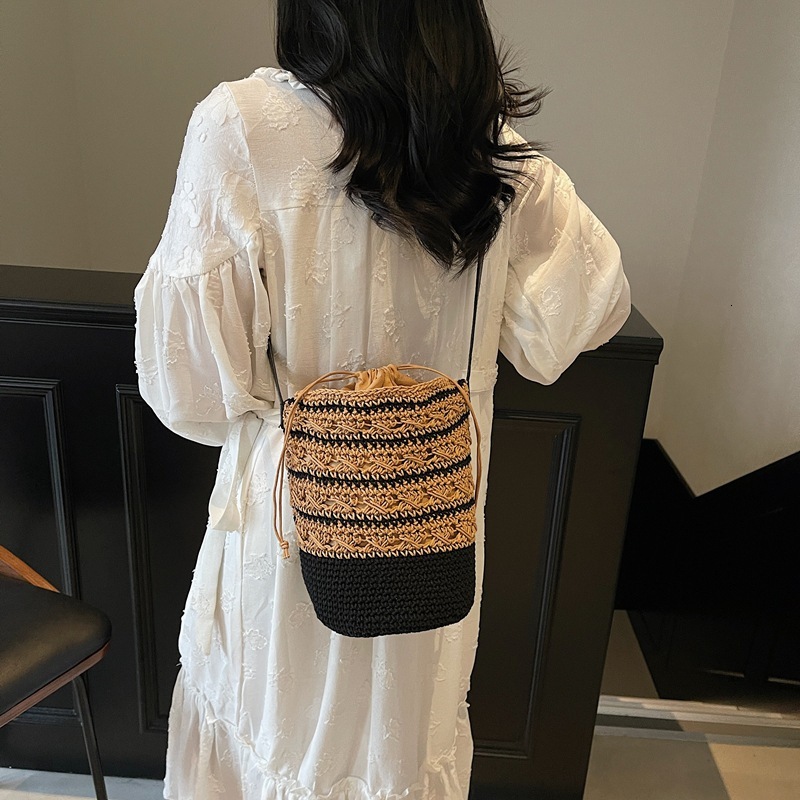 designer Woven Cotton Thread Bucket Bag Single Shoulder Patchwork Striped Bucket Bag Versatile Vacation Beach Bag Drawstring Crossbody Handbag