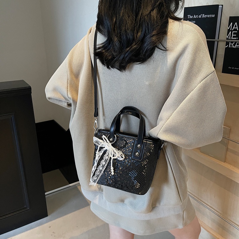 designer High-Quality Texture Small Bag for Women 2025 New Summer Trend Single Shoulder Crossbody Bag Fashion Super Popular Handheld Bucket Bag