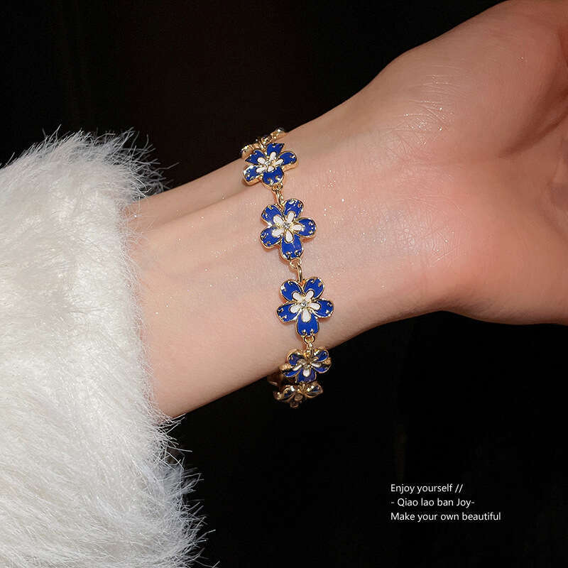 Luxury jewelry designer bracelet Klein Oil Drip Inlaid Dia Flower Niche High-end Sense Light Bracelet New Fashion Versatile Hand Jewelry