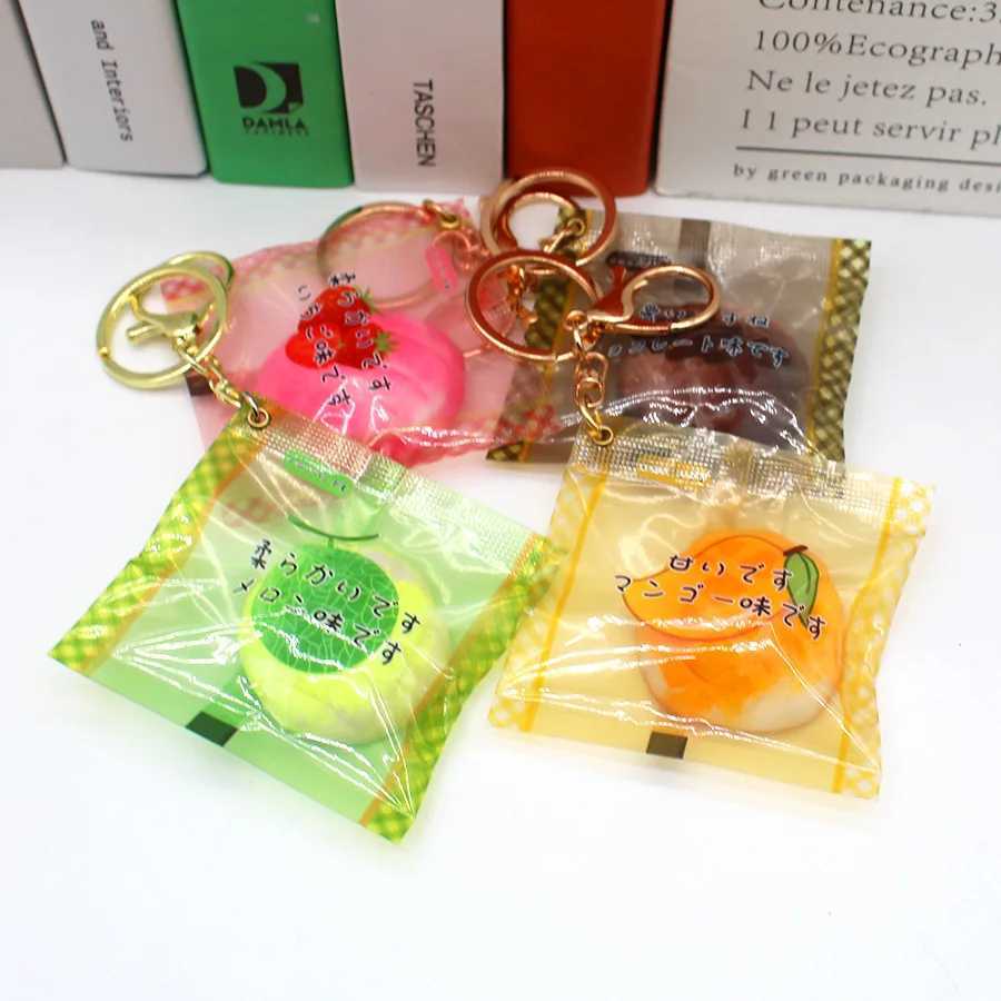 False Pineapple Bread Keychain Bag Phone Backpack Hanging Decoration Stress Relief Toy Keyring Creative Simulation Food Play W250604