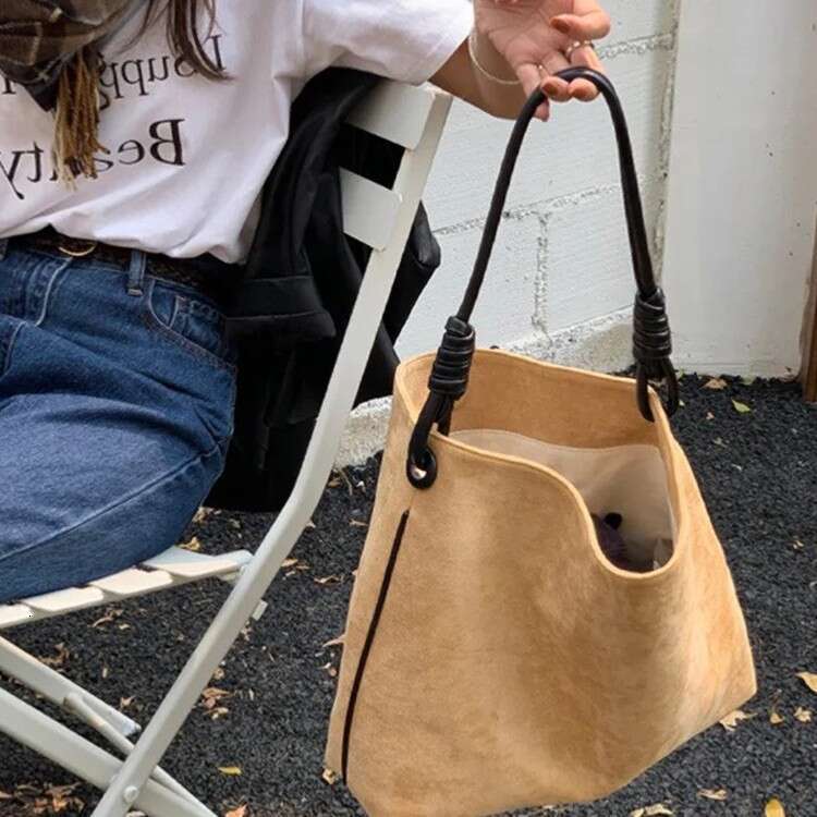 Korean Style Suede Underarm for Women 2025 New Large Capacity Tote Versatile Handbag Shoulder Bag