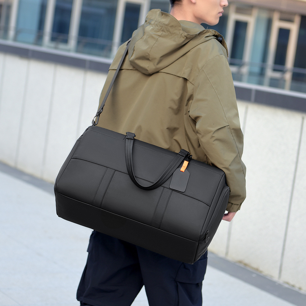 2025 New Large Capacity Men's Gym Water-Resistant Travel Business Handbag Dry-Wet Separation Bag