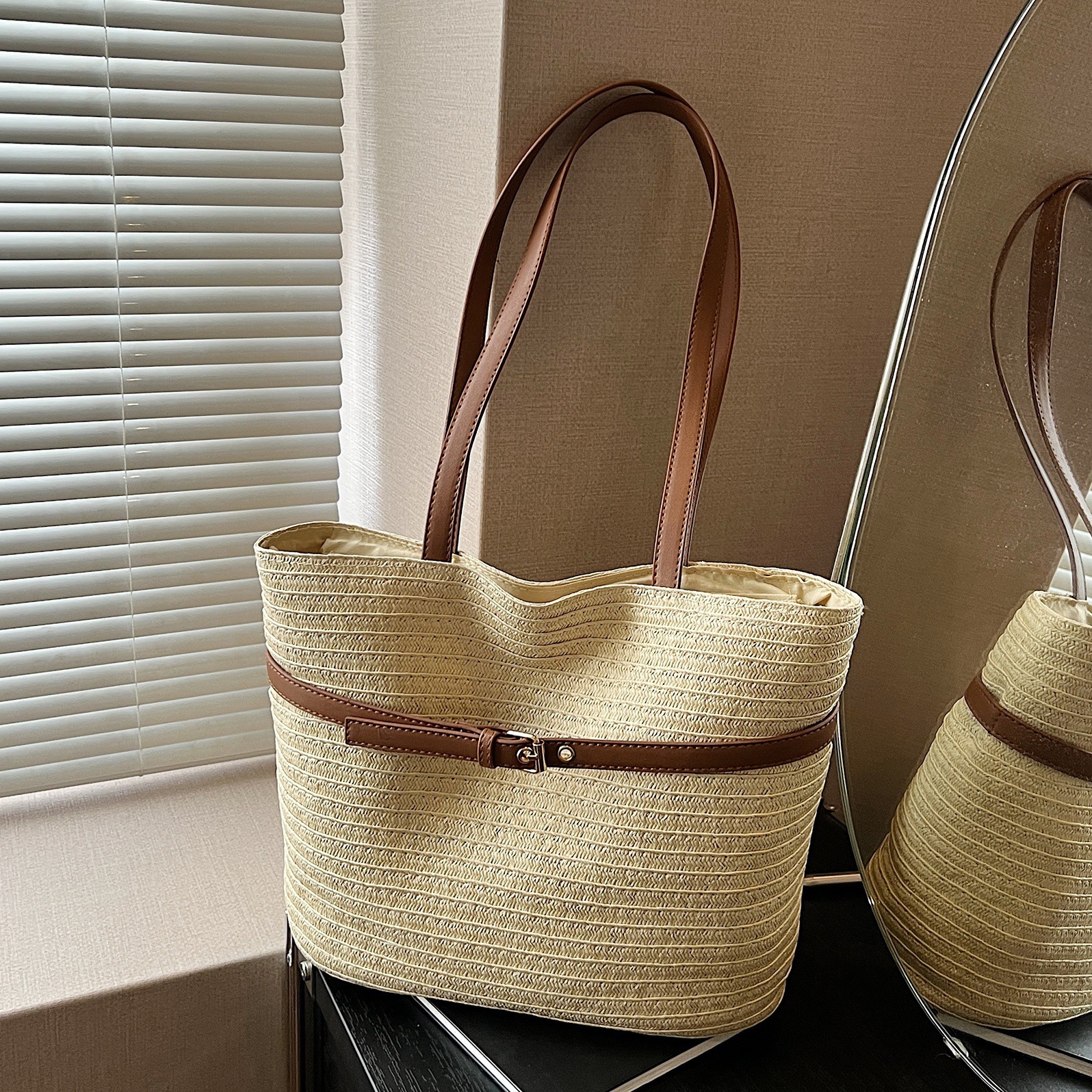 designer 2025 Summer New Beach Straw Bag Casual Simple Travel Vacation Fashion Versatile Women's Sho