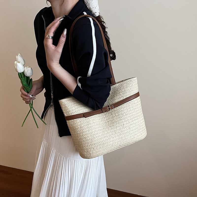 designer 2025 Summer New Beach Straw Bag Casual Simple Travel Vacation Fashion Versatile Women's Sho