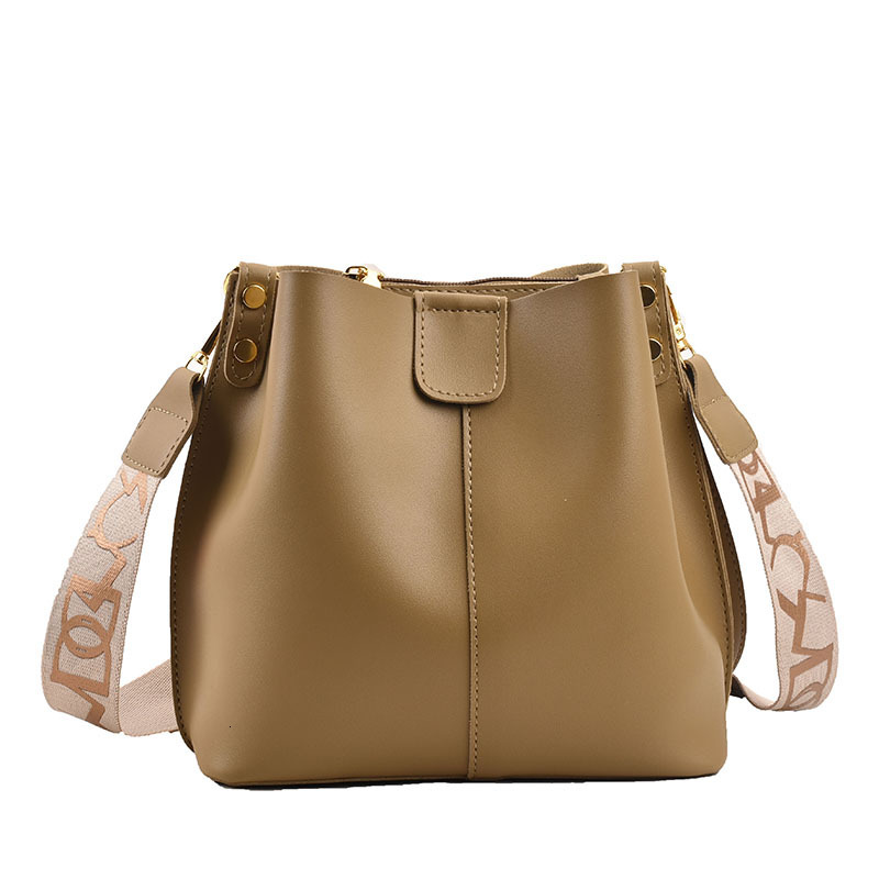 designer High-Quality Trendy Large Capacity Bucket Bag for Women 2025 New Fashionable and Stylish Shoulder Crossbody Bag