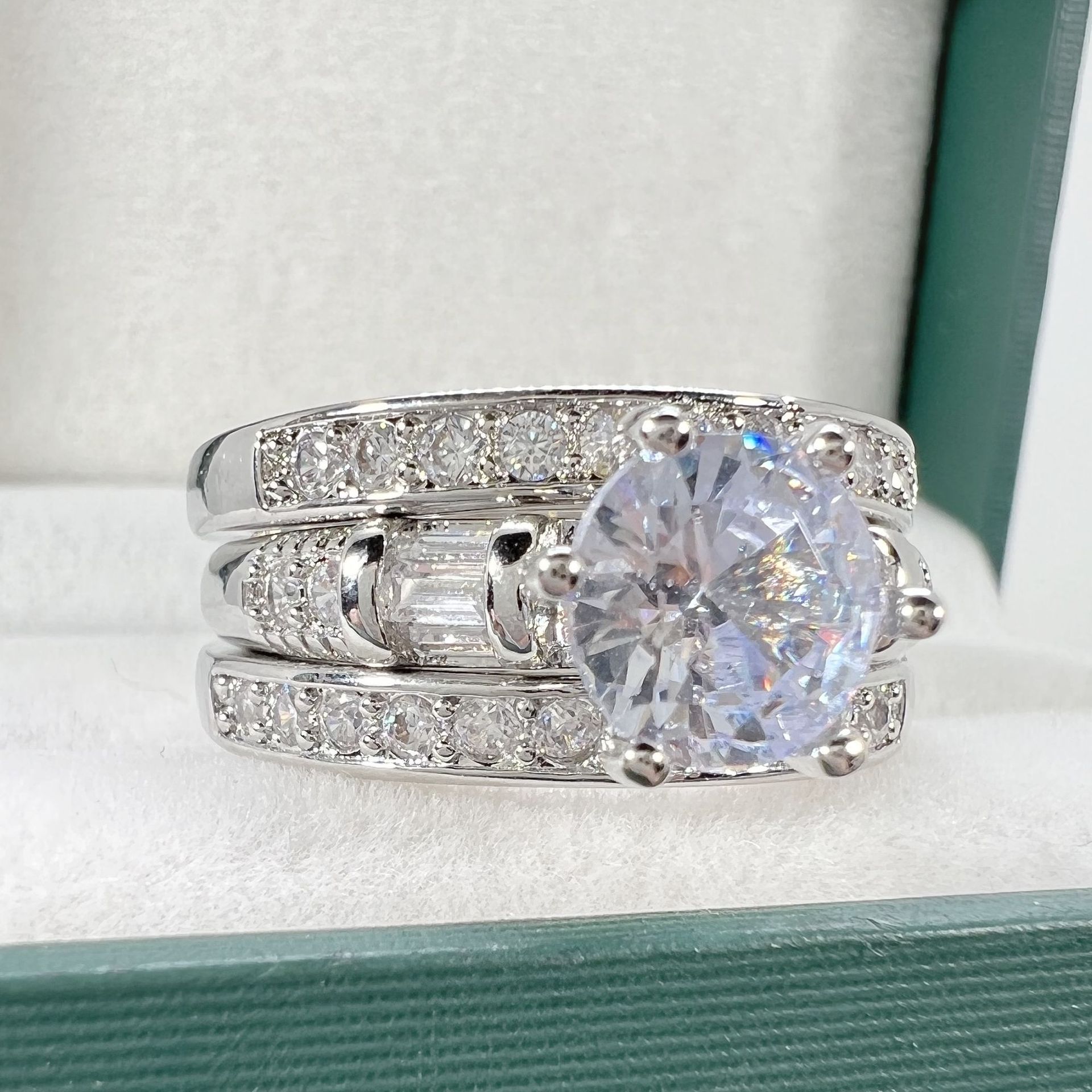 2025 Choucong Ins Top Sell Wedding Rings Luxury Jewelry 925 Sterling Silver Fill 18K Gold Round 5A Cubic Zircon CZ Diamond Party Eternity Women Couple