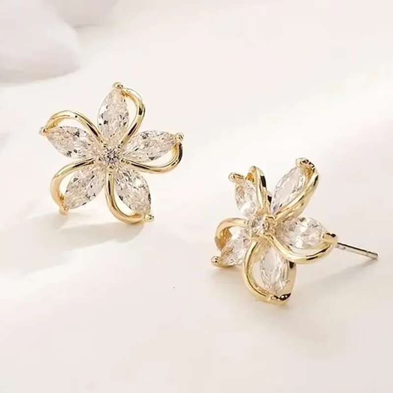 Han style diamond five petal earrings; Simple earrings; Simple fashion; Trendy elegance; Ladies gift.