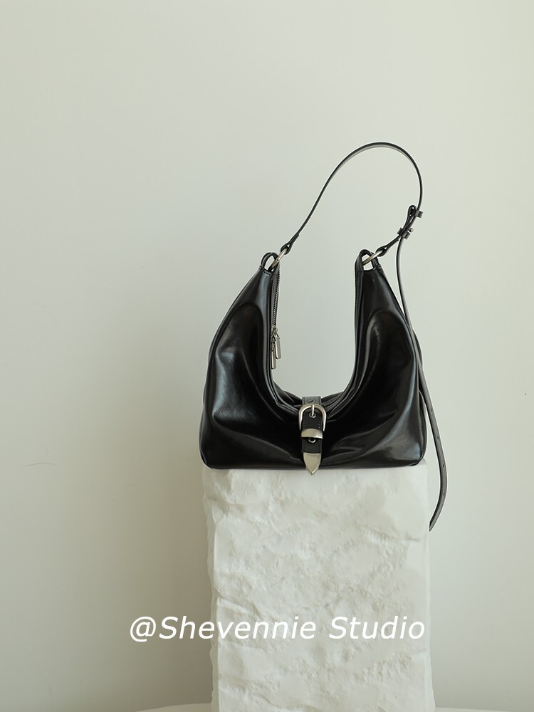 Metal buckle texture cowhide armpit bag, fashionable women's handbag designer, large capacity women's crossbody bag, shoulder bag