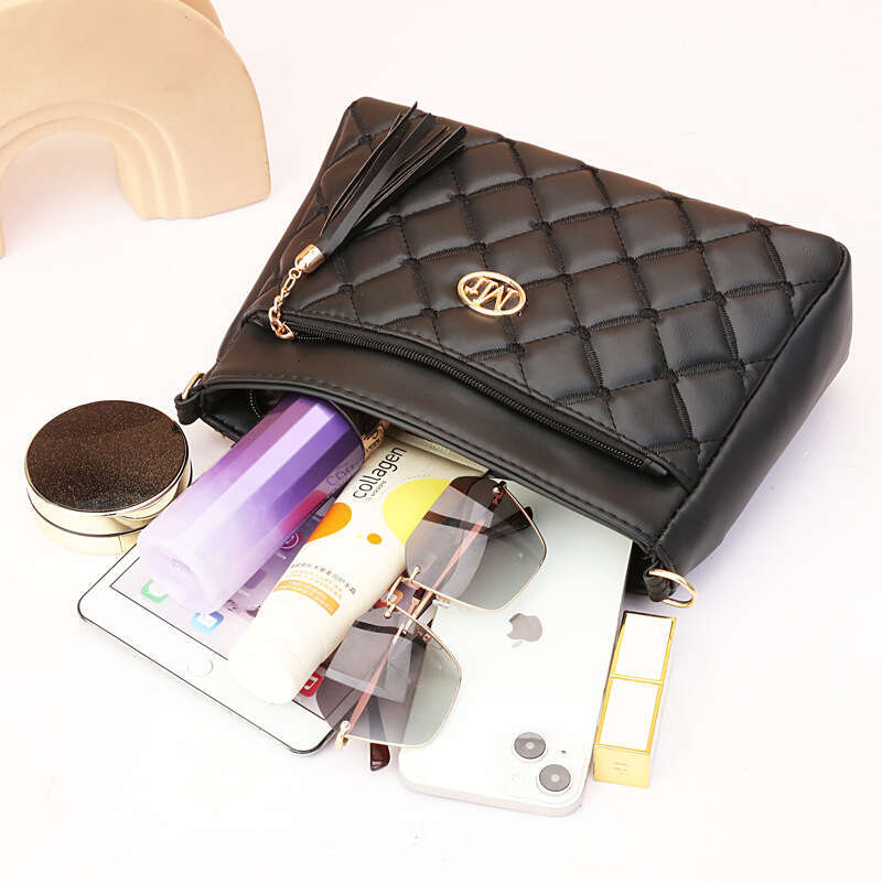 Bag crossbody women's bags middle-aged women summer tassel shoulder bag wholesale 2025 new casual fashion trend clothing