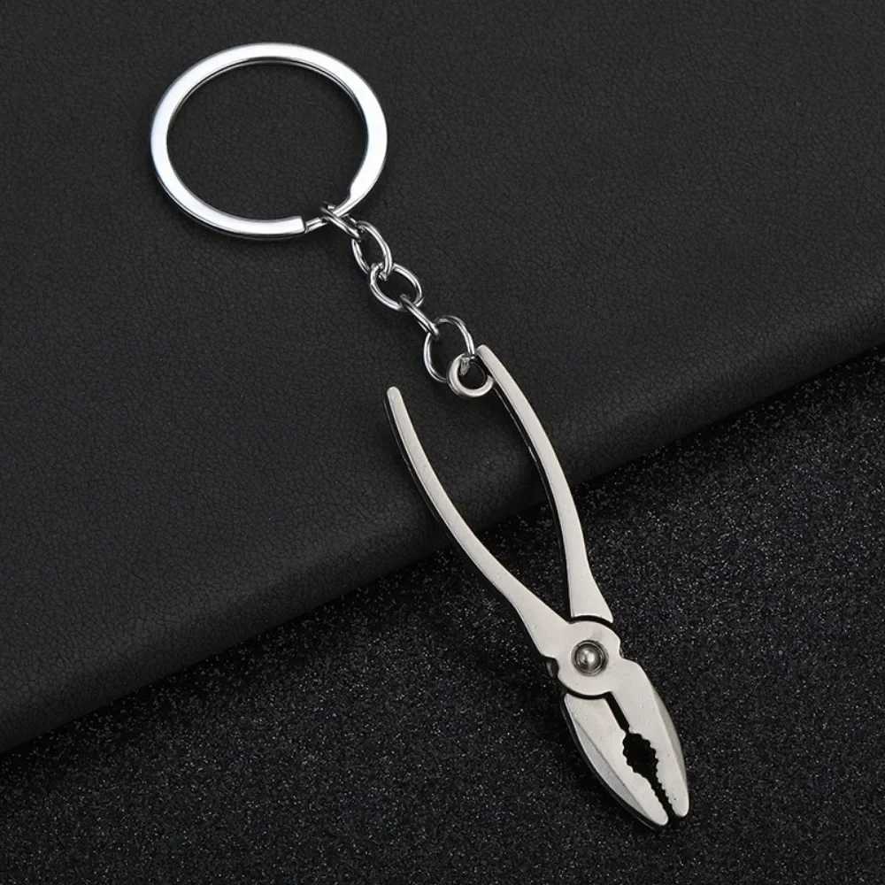 Pretend Play Set Mini Construction Multi Small Tools Metal Keychain Assorted Designs for Creative Play Gift DIY Toy Car Keyring W250604