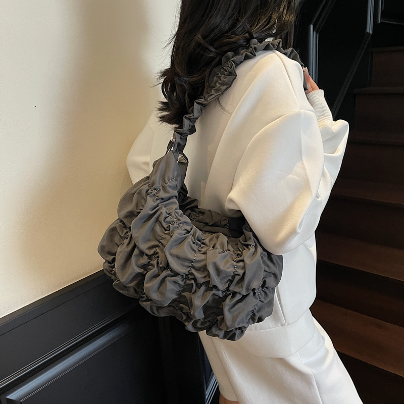 designer Trendy Solid Color Fashion Large Capacity Pleated Shoulder Bag for Women 2025 New Stylish Versatile Simple Casual Crossbody Bag
