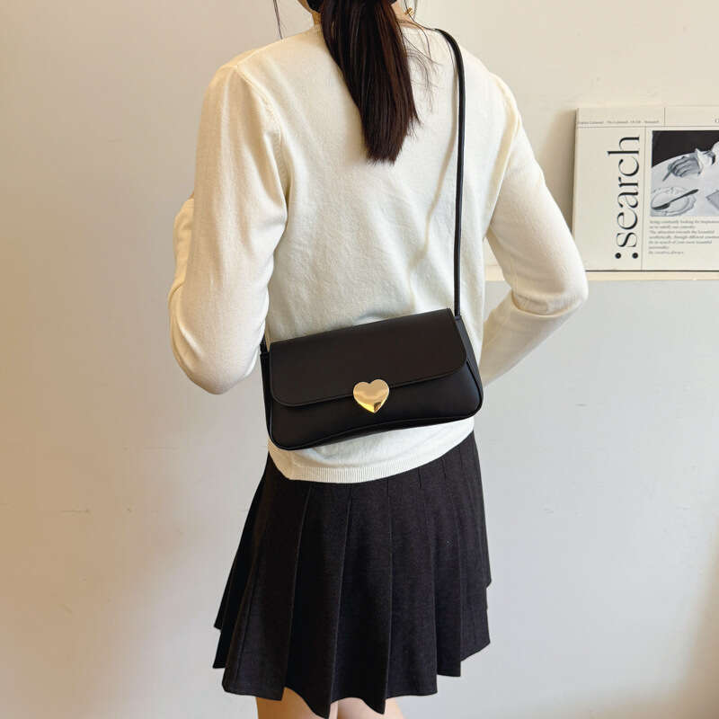 Minimalist Texture Underarm 2025 New High-end Heart Shoulder Small Square Commuter Crossbody Bag