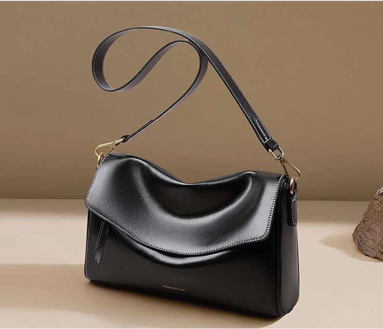 Woman bag 2025 New High-Value Genuine Leather Large Capacity Shoulder Crossbody Niche Fashion Versatile Pillow Bag