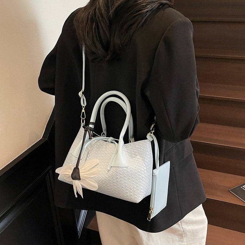 designer Korean Niche Handwoven Bag for Women 2025 New Trendy Fashion Commuter Basket Bag Super Popular Small Tote Bag