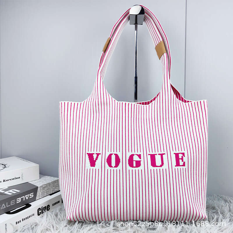 Korean 2024 New Style Leaf Pattern Tote Large Capacity Women's Casual Student Niche Design Shoulder Bag