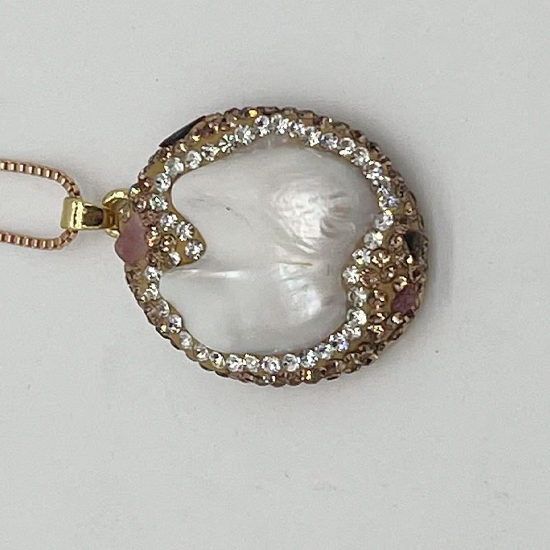 Vintage-Inspired Retro Pearls Neckpiece with Exquisite Baroque Finish Elegance Meets Style Accessory
