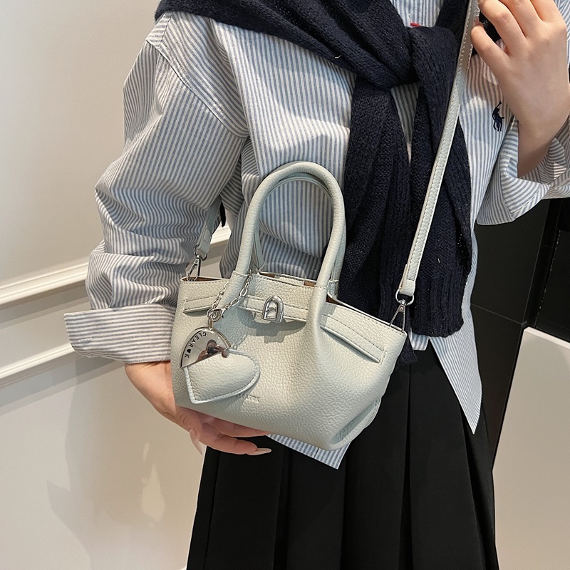 designer High-end Commuter Casual Soft Leather Tote Bag for Women 2025 New Niche Versatile Shoulder Crossbody Bag