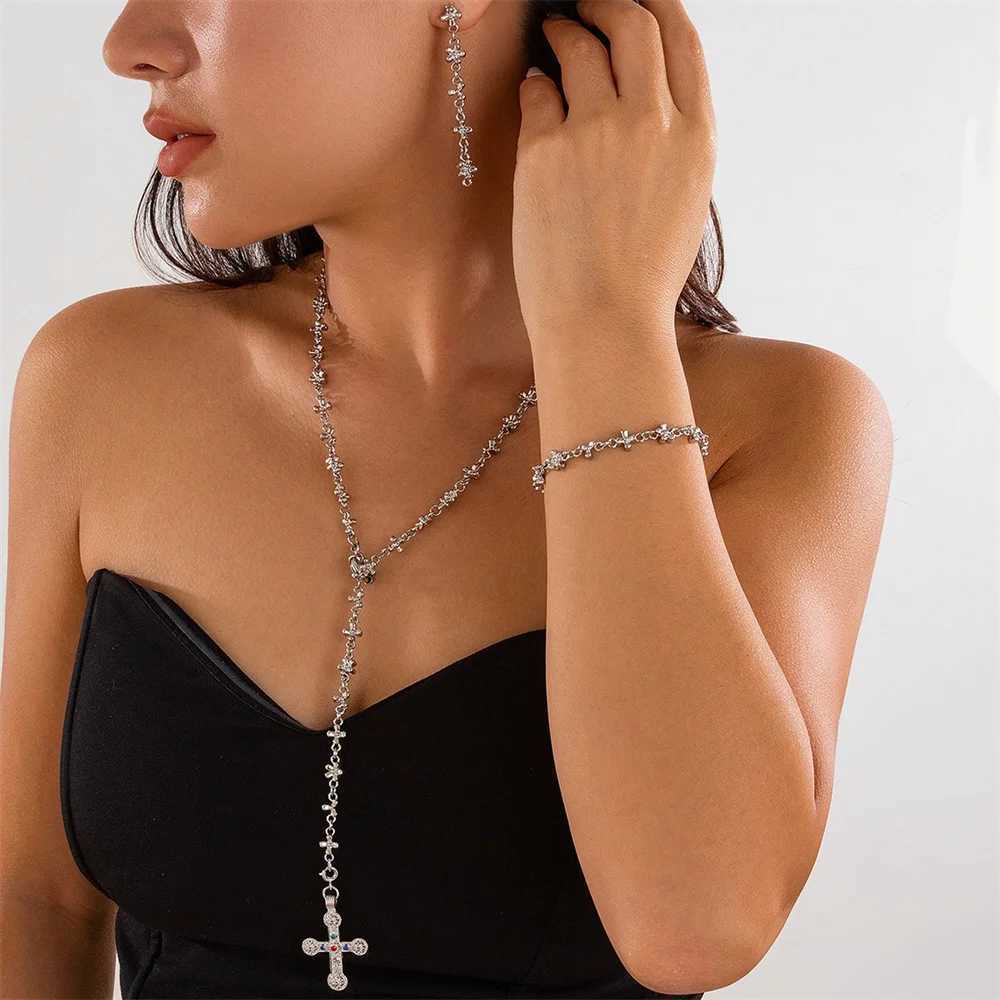 Shiny Cross Pendant Necklace for Women Fashion Daisy Molecule Chain Necklace Bracelet Statement Y2K Ins Party Jewelry Gifts 2024 XJ250604