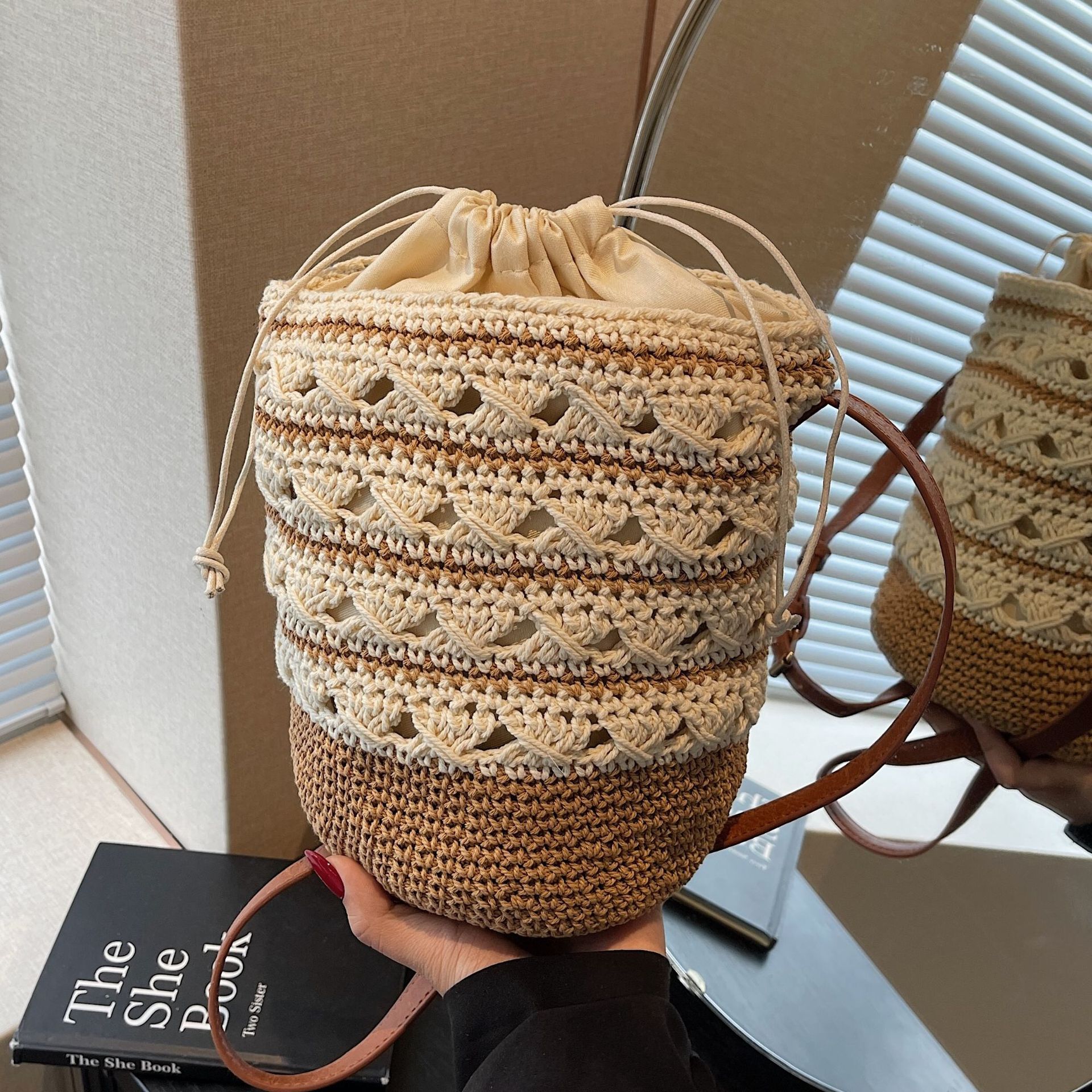 designer Woven Cotton Thread Bucket Bag Single Shoulder Patchwork Striped Bucket Bag Versatile Vacation Beach Bag Drawstring Crossbody Handbag