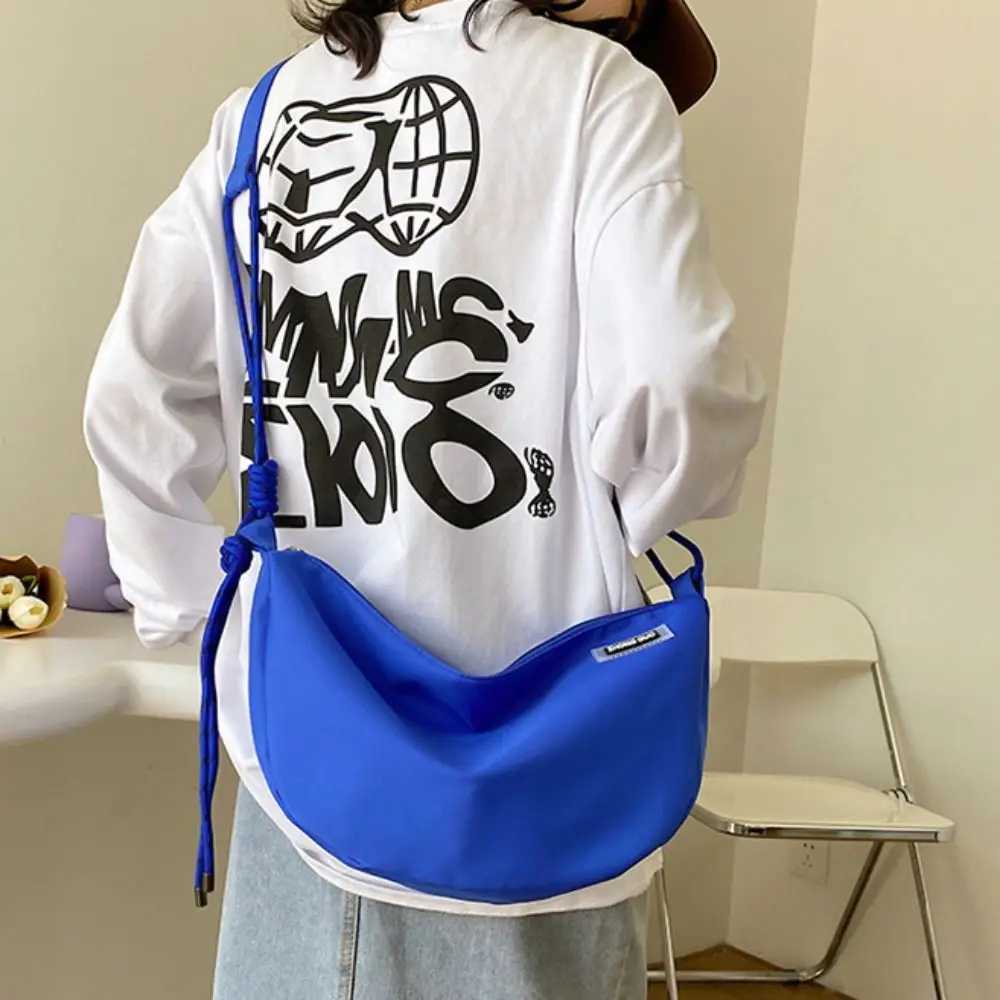 Half-moon Shape Nylon Crossbody Bag Solid Color Waterproof Dumpling Shoulder Bag Zipper Large Capacity Sports Message BagXJ250604