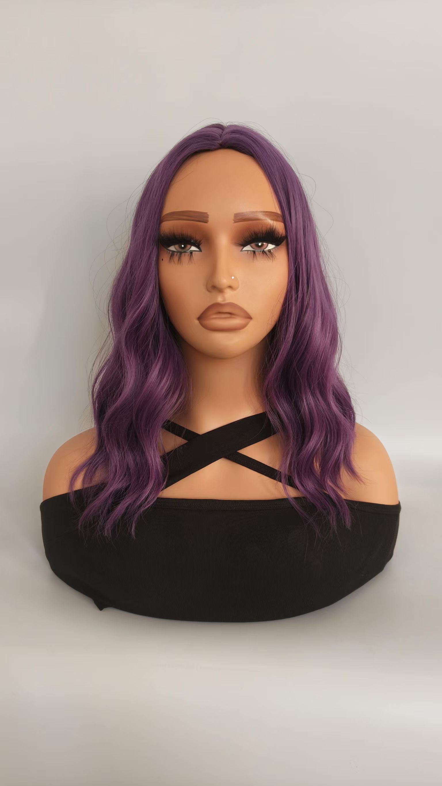 Elegant Ladies' Curly Bob Wig Featuring Floral Laced Edging