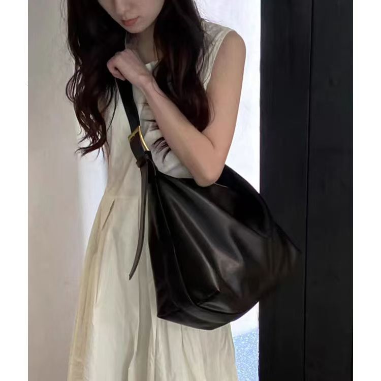 Women's Designer's New Large Capacity Handbag, Commuter Multi functional Shoulder Wide Bag, Designer Women's Crossbody Bag